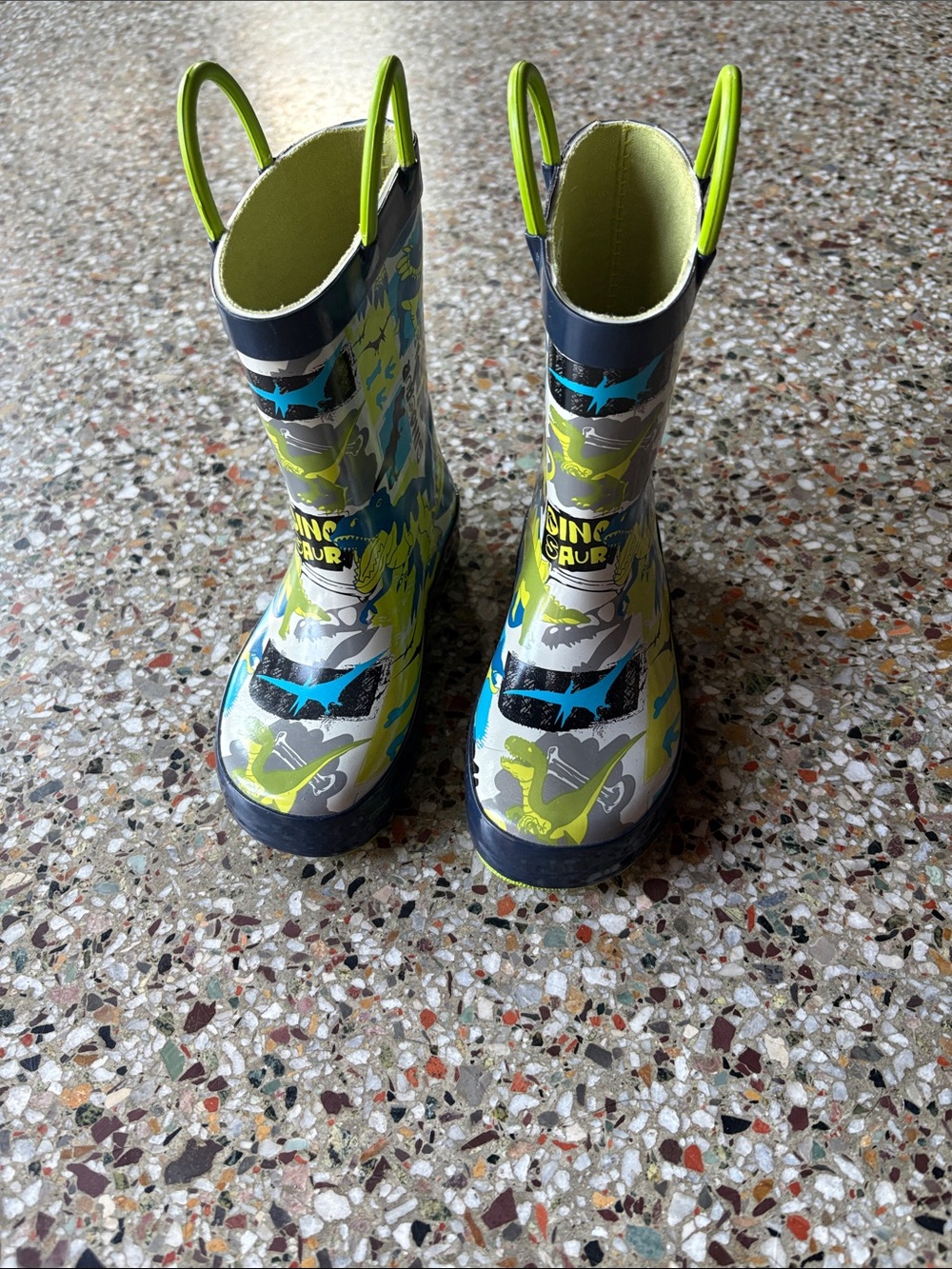 New-Kids size 10 toddler Dino Rain Boots in Lime Green and Blue